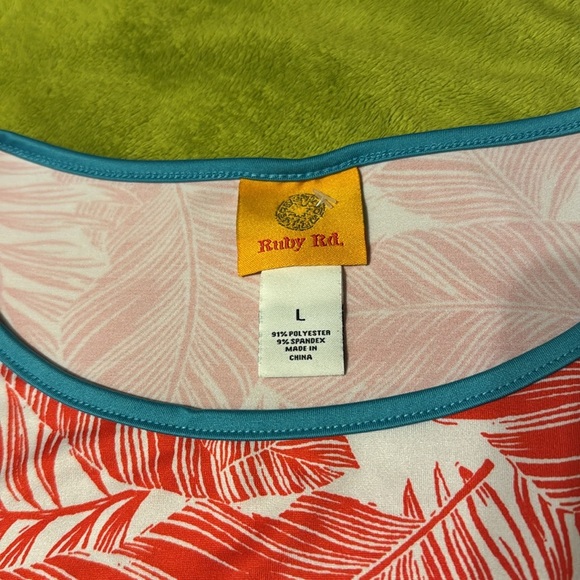 Ruby Rd. Red White and Blue Sz Large Woman's Top Leaf Print - Picture 2 of 5